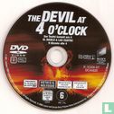 The Devil At 4 O'Clock - Afbeelding 3