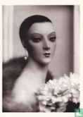 Mannequin Portrait with Flowers c. 1929 - Afbeelding 1