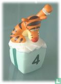 Tigger - Four is for bounces, giggles and grins - Afbeelding 2