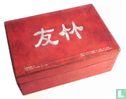 Mah Jongg Chad Valley Kartonnen rode 5-laden doos met vast deksel met twee zilveren karakters - Bild 1