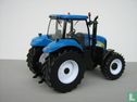 New Holland T8040 - Afbeelding 2