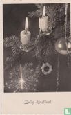 Zalig Kerstfeest - Twee brandende kaarsen in kerstboom - Bild 1