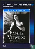 Family Viewing - Afbeelding 1
