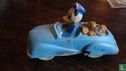 Donald Duck in blauwe roadster met Pluto achterop - Afbeelding 1