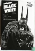 Batman Black and White statue Kelley Jones - Image 3