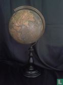 Der Globus gezechnet von Prof. Dr. Otto Delitsch - Image 1