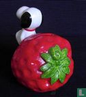 Snoopy on strawberry  (Fruit Series) - Afbeelding 2
