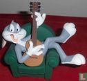 Bugs Bunny in de stoel met gitaar - Bild 1