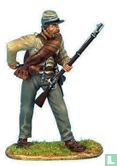 Confederate soldaat ladend - Image 1