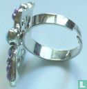 Ring mit lila Zirkonia geschwungen - Bild 2