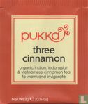 three cinnamon - Afbeelding 1