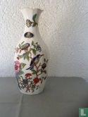 Vase anglais en porcelaine fine - Image 1
