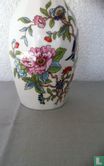 Vase aus englischem Fine Bone China - Bild 2