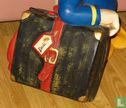 Donald Duck with Suitcase - Image 2