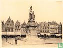 Brugge - Standbeeld Breydel en de Coninck, en oude huizen der Grote Markt - Image 1
