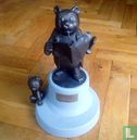 chat Tom à la statue de Lord pied Bommel  - Image 1