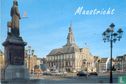 Maastricht Stadhuis met standbeeld Minckeleers - Afbeelding 1