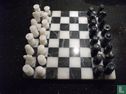 marmeren schaakspel  - Afbeelding 1