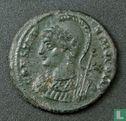 Römisches Reich, AE3 (18), 330-333 n. Chr., Gedenk-Stiftung von Konstantinopel, Siscia - Bild 1