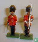 Scots Guards Officier and Guardsman - Afbeelding 1