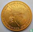 Suriname 100 Gulden 1976 (Gelbgold) "First anniversary of Independence" - Bild 2