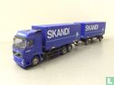 Volvo FH Globetrotter container trailer 'Norfolk Line / SKANDI' - Afbeelding 1