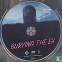 Burying the Ex - Afbeelding 3