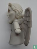 Weeping Angel Titans Vinyl Figure - Afbeelding 2