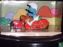Smurf op rode motorfiets - Afbeelding 1