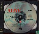 Alive - Afbeelding 3