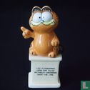 Garfield: Life is knowing how far to go without crossing the line - Afbeelding 1