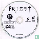 Priest - Bild 3