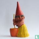 Gnome de l'Afrique; femelle avec marmite - Image 1