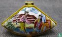 China  2 Woman Inside  Jewelry Pearls Porcelain Box  2016 - Afbeelding 1