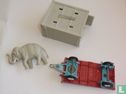 Chipperfield's Circus Elephant with Grey Cage - Bild 3