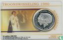 Netherlands 2½ gulden 1980 (coincard) "Investiture of New Queen" - Image 1