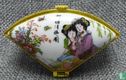 China  2 Woman & Flowers Jewelry Pearls Casket Ring Porcelain Box  2016 - Image 1