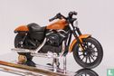 Harley-Davidson Sportster Iron 883 - Image 2