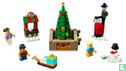 Lego 40263 Christmas Town Square - Image 2