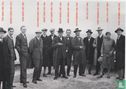 Gruppenfoto der Bauhaus-Meister auf dem Dach des Bauhausgebäuden anlässlich der Eröffnung des Bauhauses Dessau am 5.12.1926 - Image 1