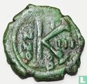 Byzantine Empire  AE 1/2 follis (20 nummi, Justin II & Sophia)  568-569 CE - Image 1