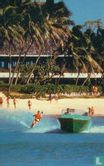 The Fijian Resort Hotel - Water Skiing - Bild 1