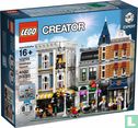 Lego 10255 Assembly Square - Afbeelding 1