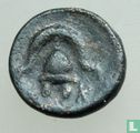 Royaume de Macédoine  AE16  (Alexandre III, casque et bouclier)  336-323 AEC - Image 1