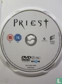 Priest - Afbeelding 3