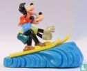 Goofy and Max on waterskiing - Image 3