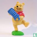 Winnie the Pooh mit Akkordeon - Bild 1