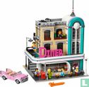 Lego 10260 Downtown Diner - Image 2