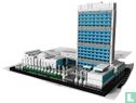 Lego 21018 United Nations Headquarters - Image 2