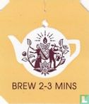 English Tea Shop  Organic White Tea, Coconut & Passion Fruit / Brew 2-3 mins - Image 2
